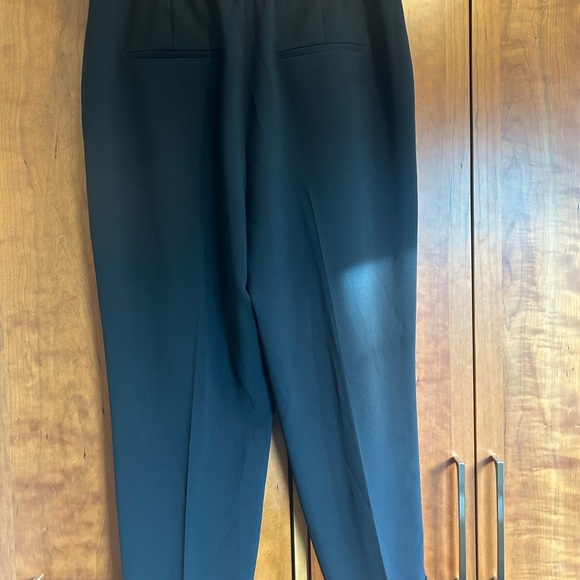 Contemporaine Par Simons size 14 cuffed black crepe pleated trousers luxurious - Picture 2 of 5